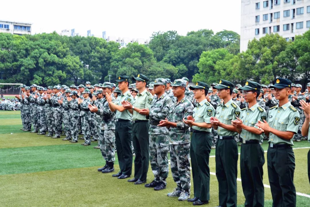 教官.jpg 教官.jpg