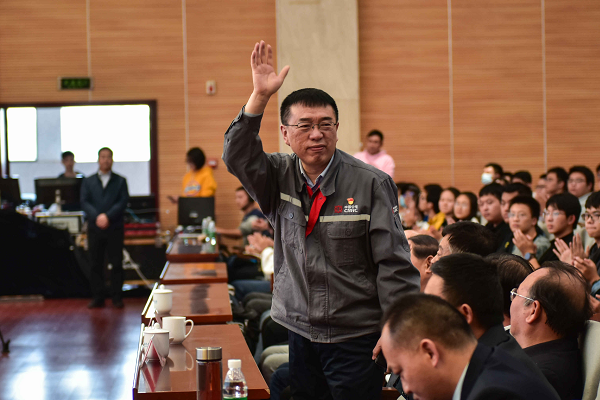 李万君2.0.png 李万君2.0.png